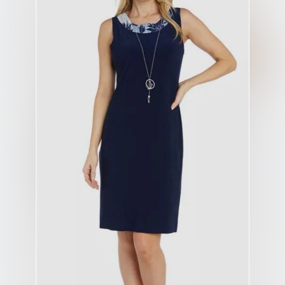 R&M‎ Richard Dress Size 6 Elegant Navy w/Jewelry attached Sleeveless Dress